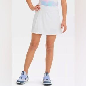 All in Motion Girls' White Woven Performance Skort. Size S (6/7)